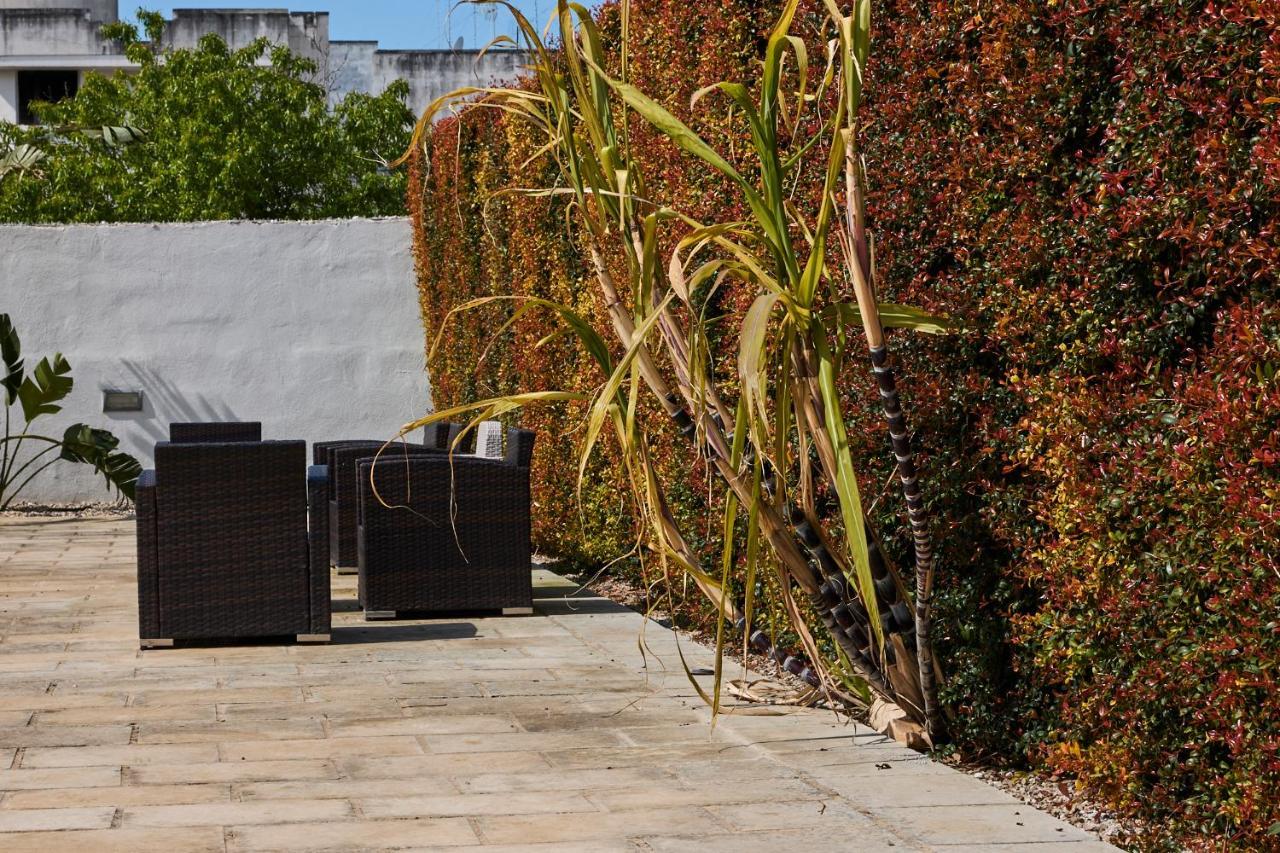 Il Giardino Di Flora - Piscina & Jacuzzi Hotel Lecce Buitenkant foto