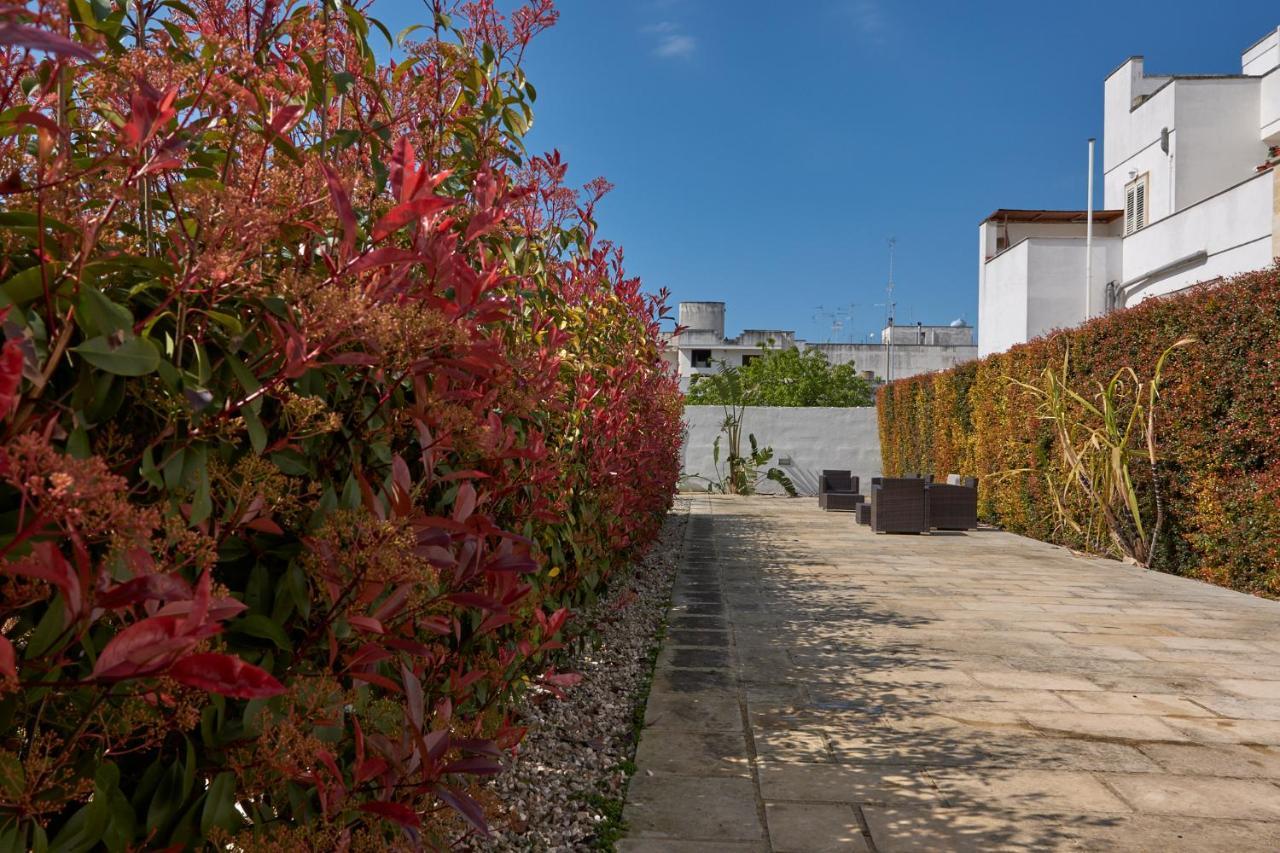 Il Giardino Di Flora - Piscina & Jacuzzi Hotel Lecce Buitenkant foto